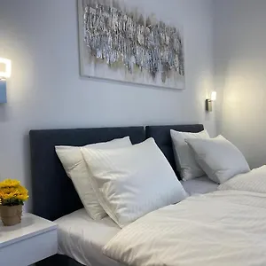 Luxury & Five Apartment