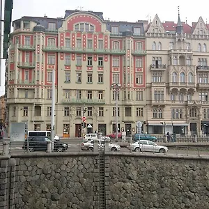 Manes Riverfront Apartment Prague